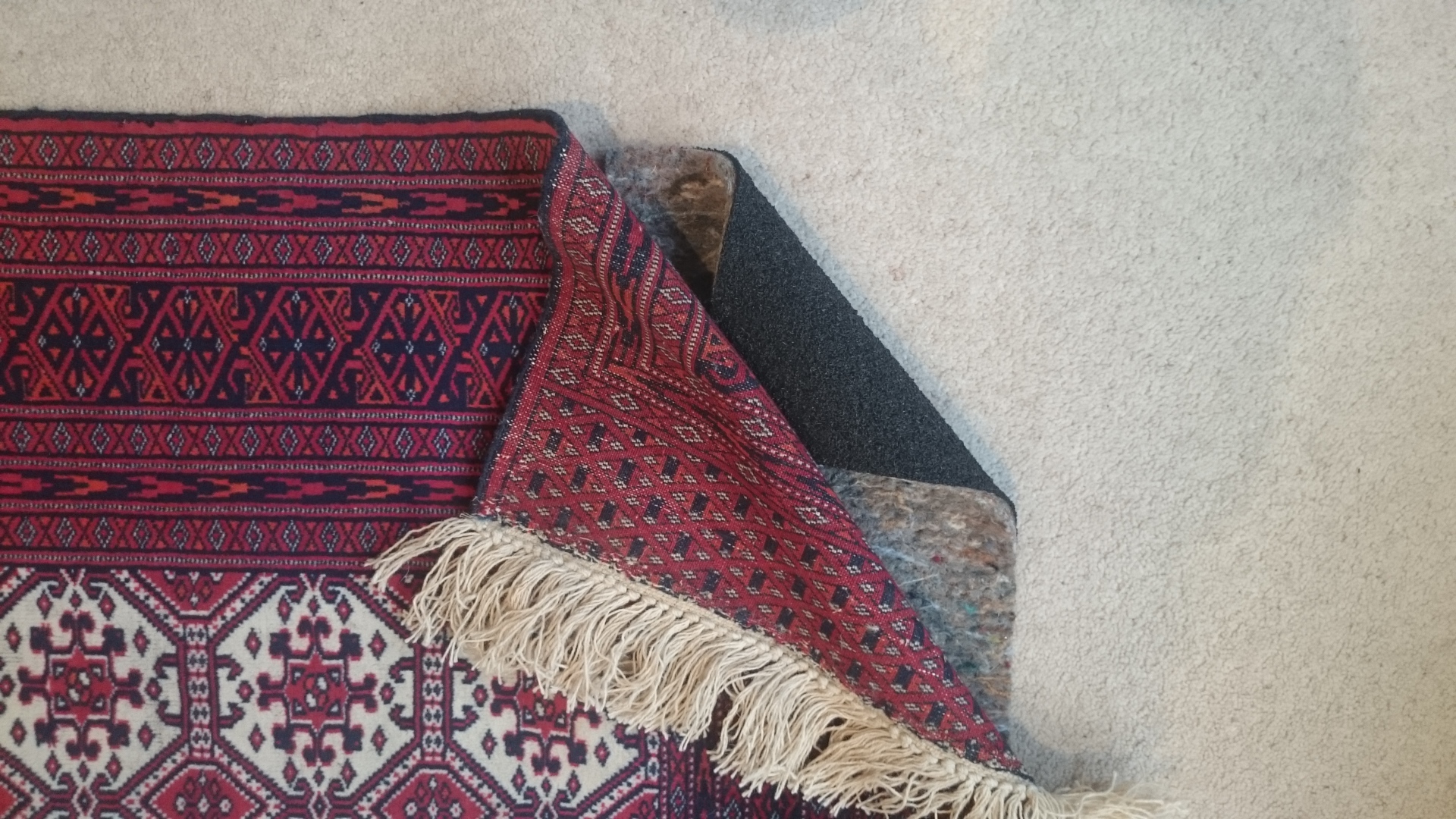 Nonslip, wear absorbing, cushioning Oriental underpad (designed