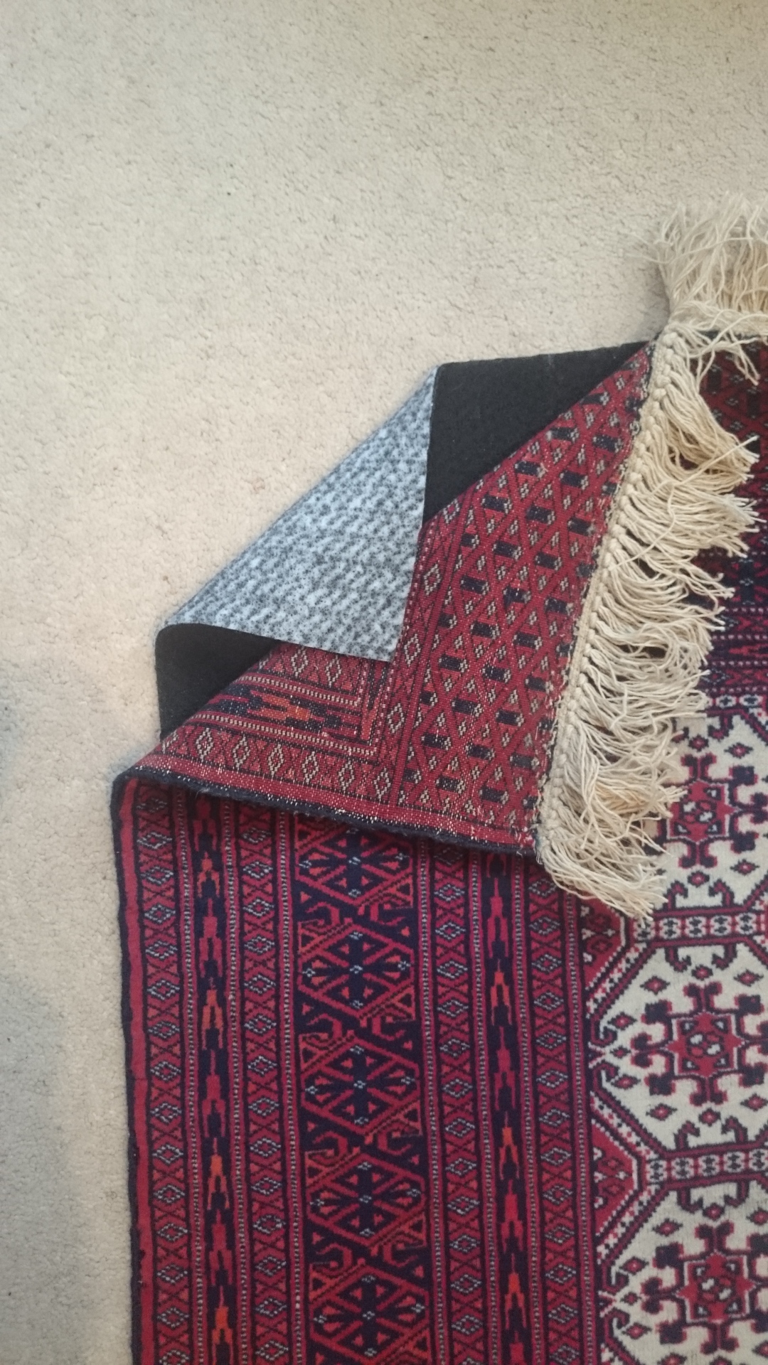 Nonslip RUGRIP underpad to prevent your rug creasing up and buckling on